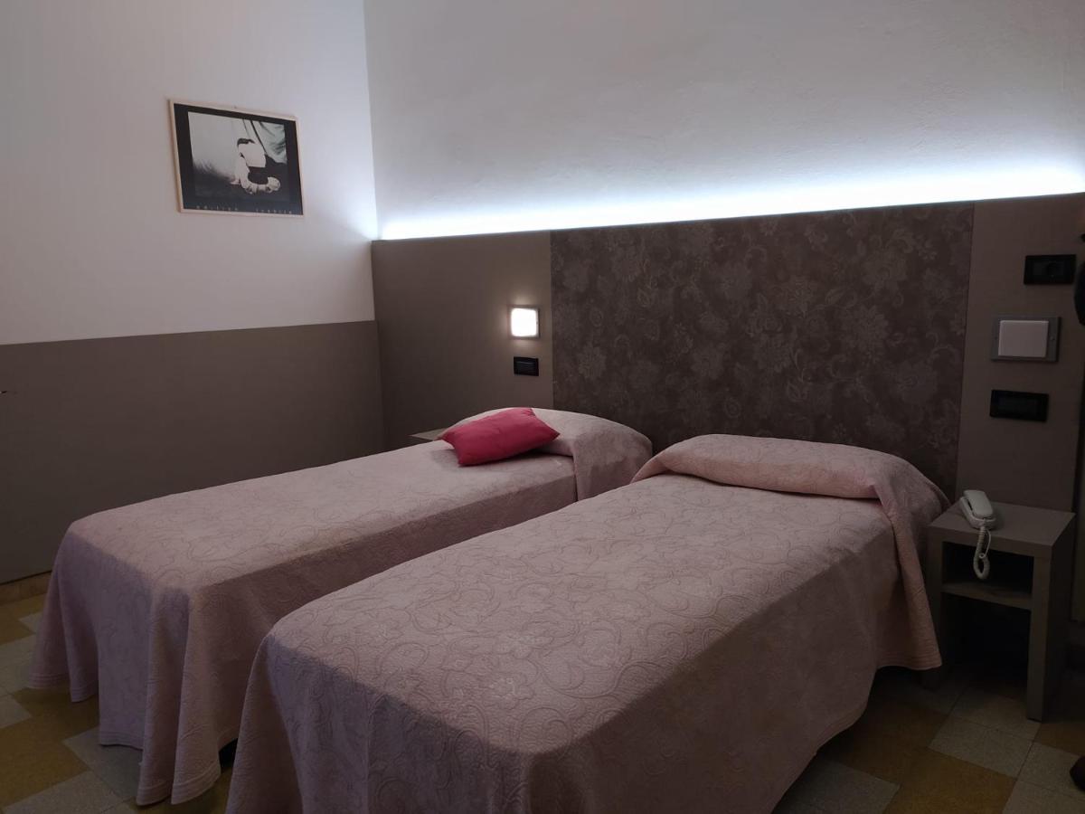 Hotel San Giorgio Savoia Bellaria-Igea Marina Esterno foto