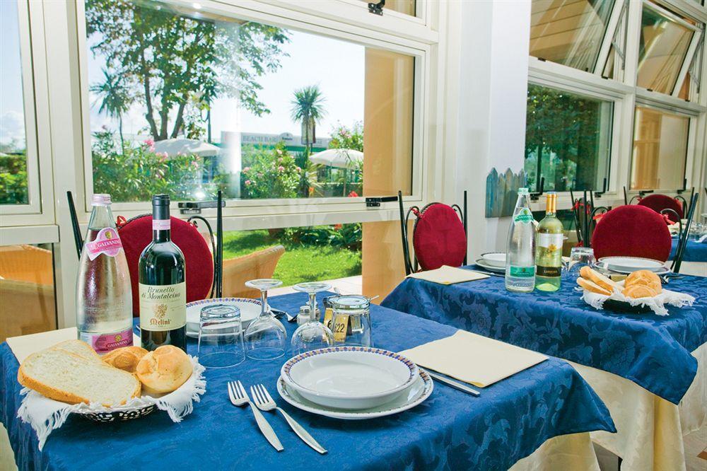 Hotel San Giorgio Savoia Bellaria-Igea Marina Esterno foto