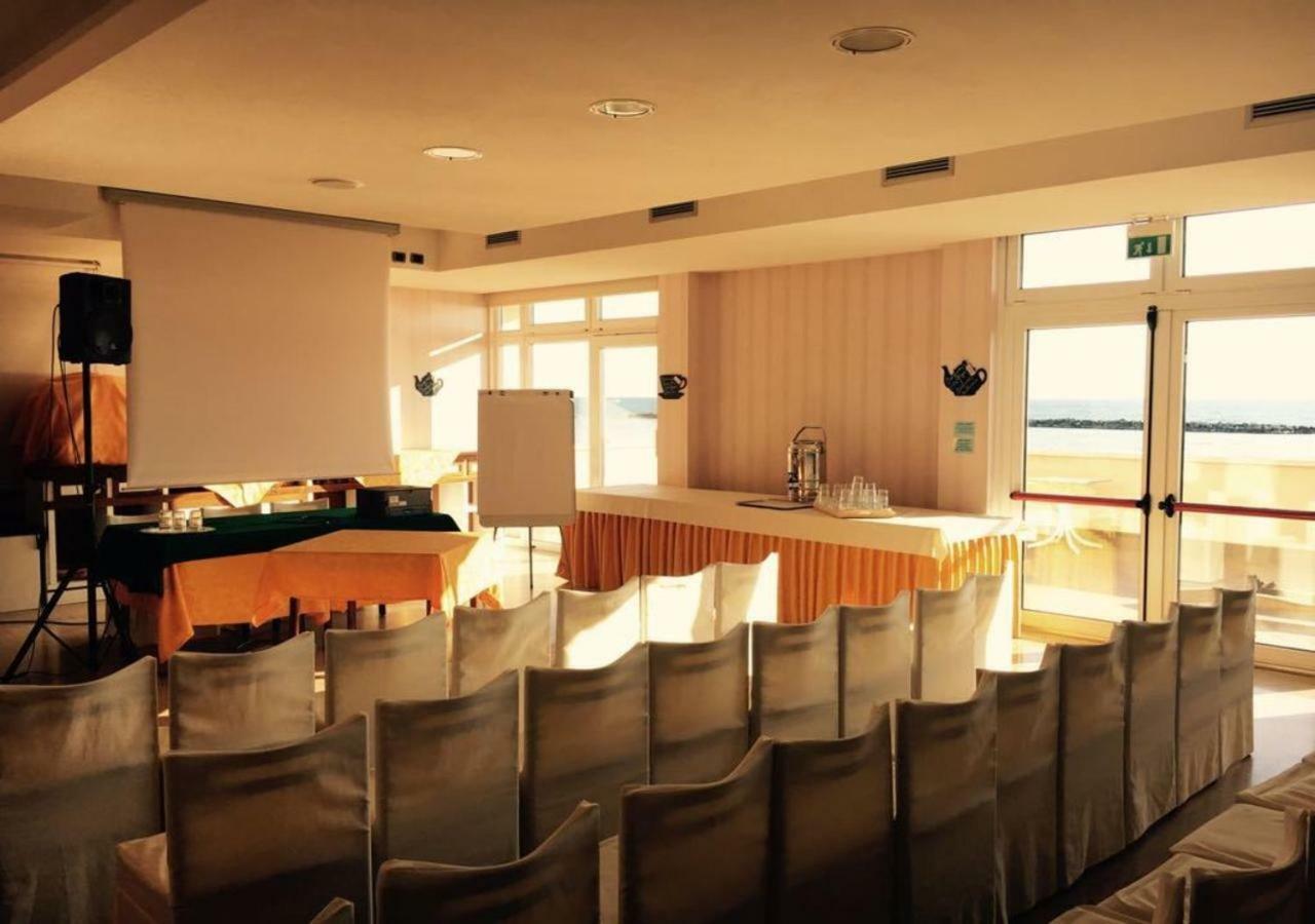 Hotel San Giorgio Savoia Bellaria-Igea Marina Esterno foto
