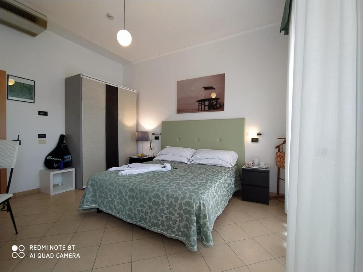 Hotel San Giorgio Savoia Bellaria-Igea Marina Esterno foto