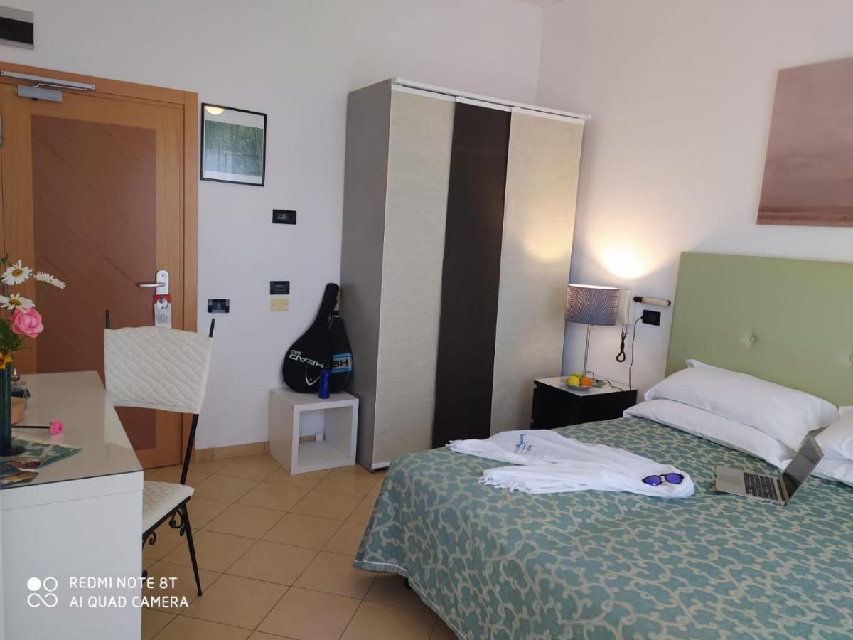 Hotel San Giorgio Savoia Bellaria-Igea Marina Esterno foto