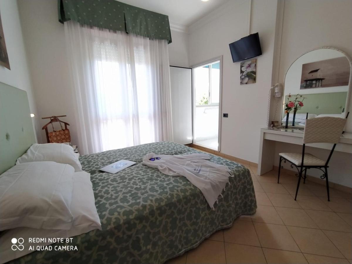 Hotel San Giorgio Savoia Bellaria-Igea Marina Esterno foto