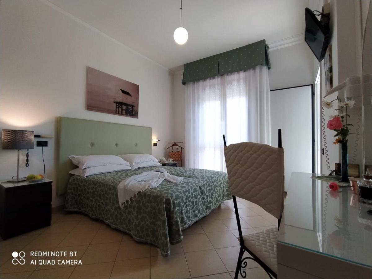 Hotel San Giorgio Savoia Bellaria-Igea Marina Esterno foto